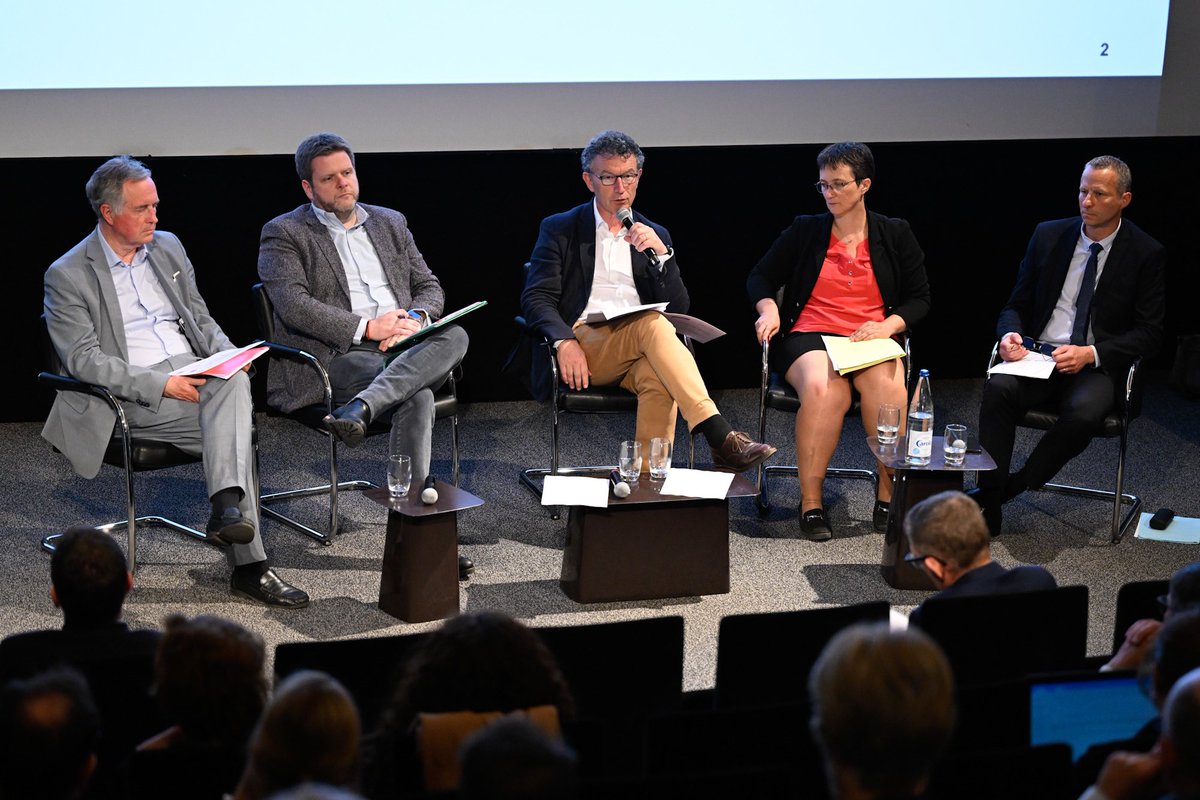 regiongrandest's tweet photo. 🌟La Région Grand Est a accueilli la 2ème rencontre Destination France au @PompidouMetz
Un dialogue riche pour un tourisme responsable. 
En 2023, le #GrandEst c’est :
🔹 35M de nuitées marchandes 
🔹301K visiteurs au @PompidouMetz 
Faisons du #GrandEst une destination de choix 🌍 https://t.co/uz7I1uSlaR