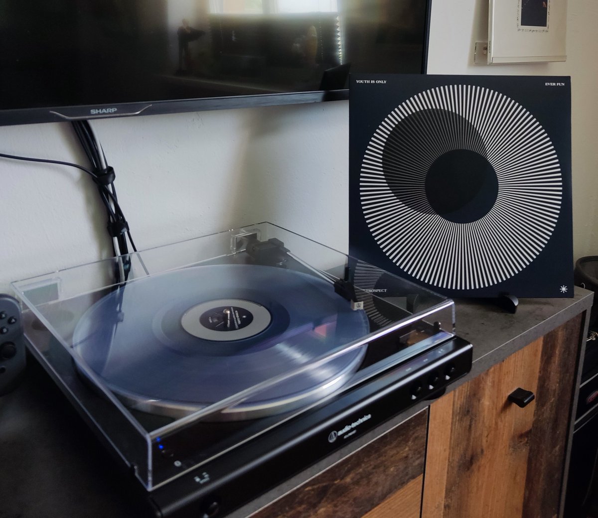 indie_yasu's tweet photo. my record player finally arrived. I'm in love ♥️ https://t.co/FqcvMwowPy