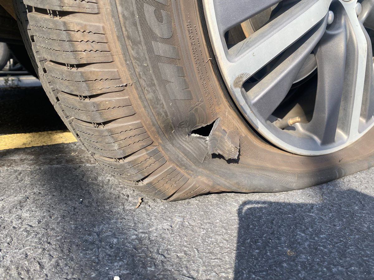Haven’t posted in awhile but today is the perfect day to spread some love. 💕 <a href="/AAACarolinas/">AAA Carolinas</a> &amp; <a href="/TiffanyMWright/">Tiffany Wright</a> , Demarious was efficient and kind when helping me with a flat this morning in CLT!  Thank you ~