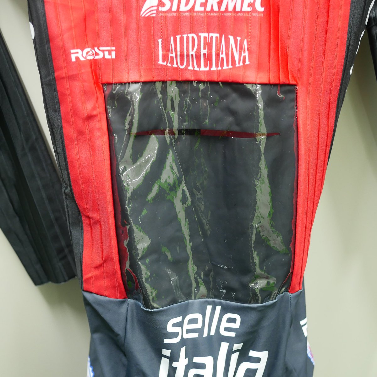 Cyclisme11's tweet photo. プロチーム支給品販売
ドローンホッパー アンドローニジョカットリ
スキンスーツ
Rosti製 美品 サイズSM
19,800円
#ロードバイク物販 #jspocycle #GCNjapan #選手支給品
#ジロデイタリア https://t.co/lcEyQvcbYv