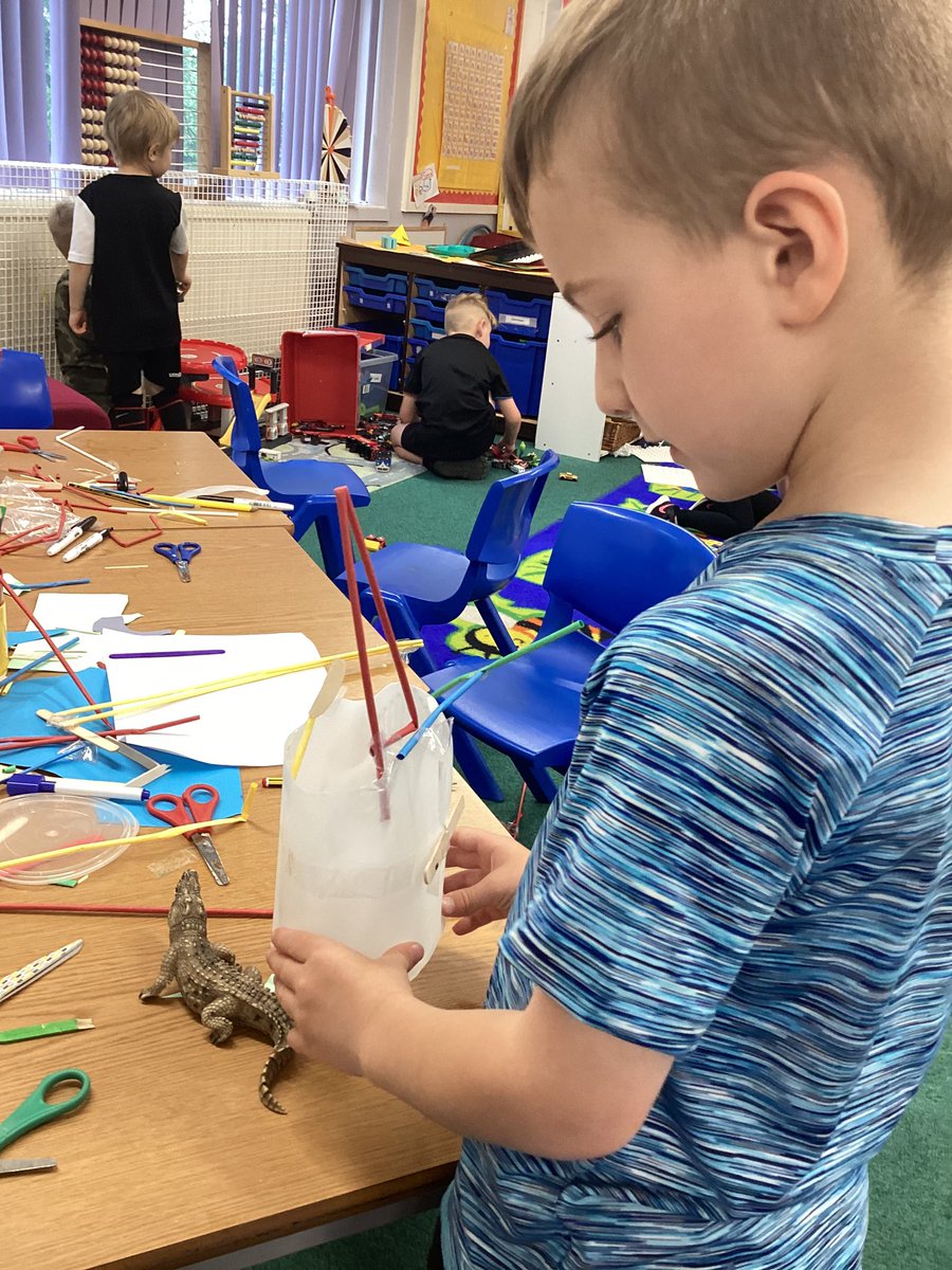 HorwichParishCE's tweet image. Boat launching day in Reception this afternoon 🛶⛵️🚣‍♀️We designed and tested our crafts to see if our gingerbread man passenger would stay safe and dry #HPYR