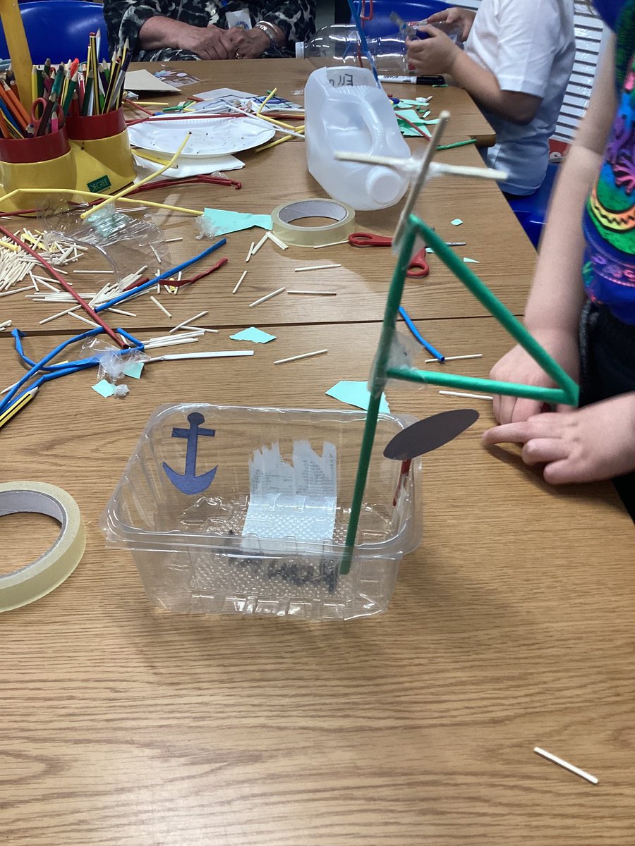 HorwichParishCE's tweet image. Boat launching day in Reception this afternoon 🛶⛵️🚣‍♀️We designed and tested our crafts to see if our gingerbread man passenger would stay safe and dry #HPYR