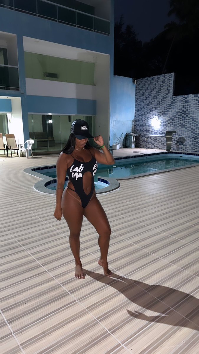 Sou merecedora dos sonhos que carrego dentro de mim! ✨🖤