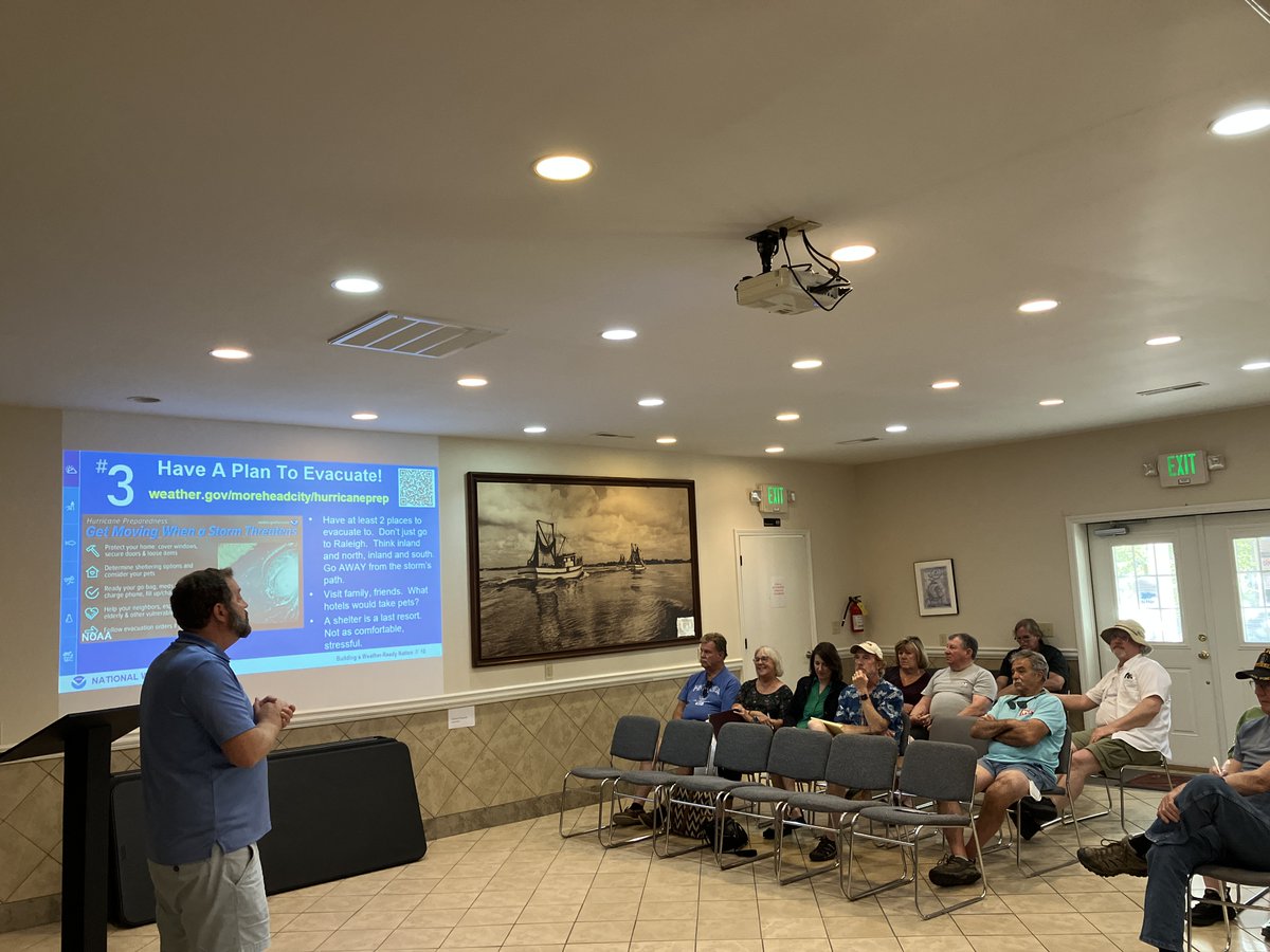 NWSMoreheadCity's tweet photo. We had a great crowd last night at our #hurricane forum in Oriental! If you missed it, check out the video: https://t.co/SXct9ZQWfb
Next up will be North Topsail Beach, Pine Knoll Shores and Snow Hill!
Schedule:
https://t.co/K0uP3vwSEa
#NWS #hurricanprep https://t.co/N3JqlkEq9W