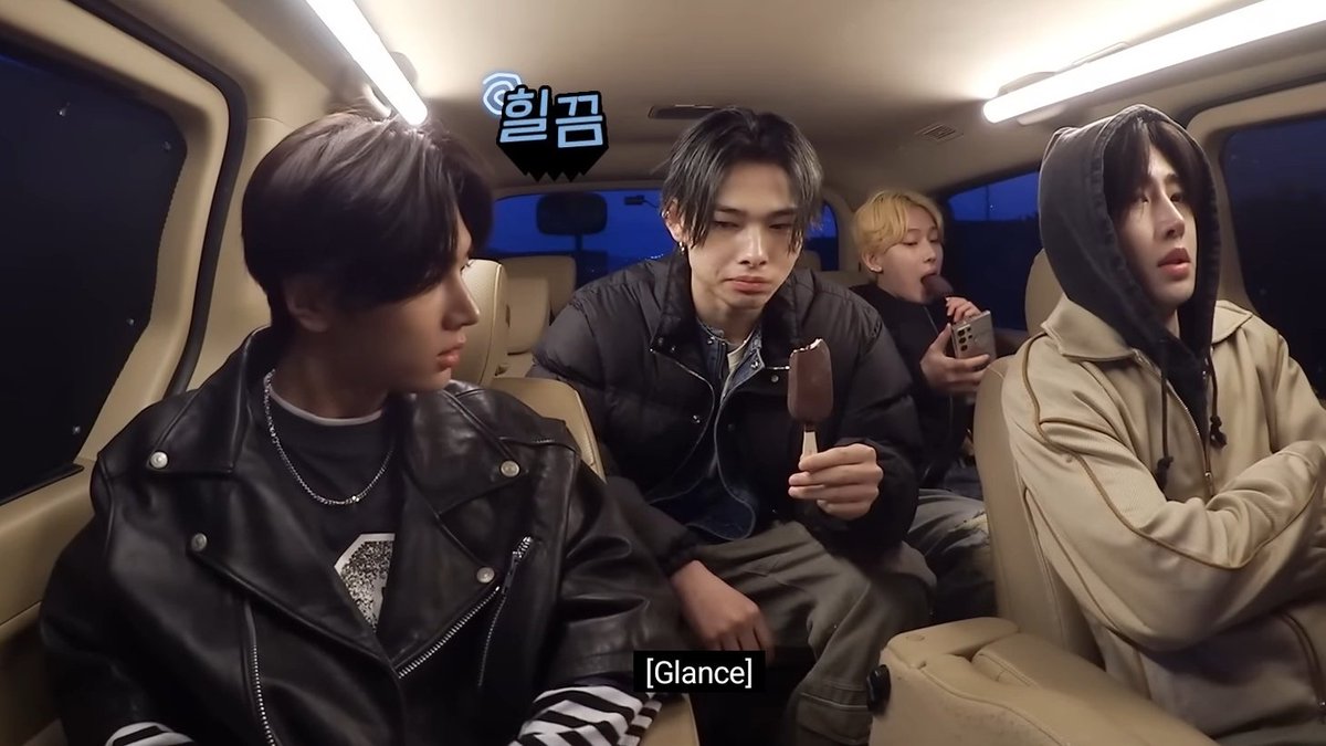 heartsforpjs's tweet photo. NI-KI: *happily eating his ice cream*
JAY: *glance at Ni-ki's ice cream*
NI-KI: *saw Jay*
NI-KI: Do you want to eat? *proceed to give Jay a bite on his ice cream*

아이고~ 우리 막내 기여워~ 🤗 https://t.co/7YtTsheL7S