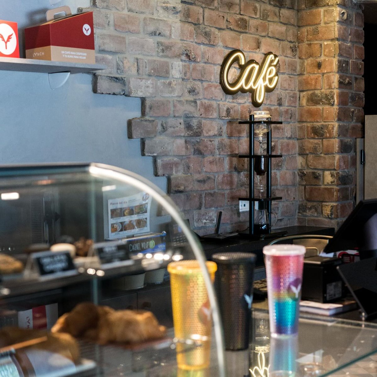 expodeco's tweet image. Los nuevos talentos de Toulouse Lautrec, conformado por Thalía Ojeda , Harold Landeo e Inti Kuo , junto a Olenka Marquina, presentarán el espacio de Café Lynch  en la XI Edición de #Expodeco.
Fecha: Del 04 al 08 de Septiembre del 2024.
expodeco.pe