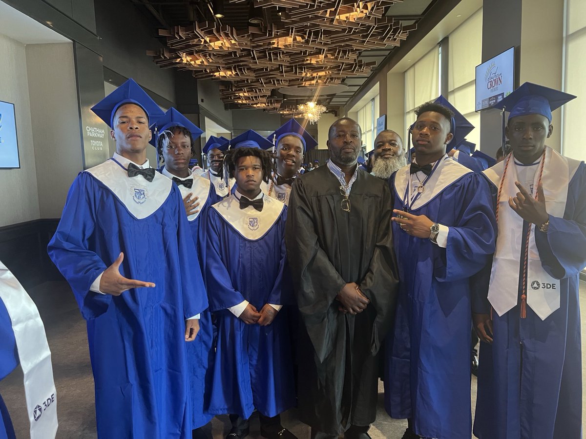 CoachMac5's tweet photo. Class of 2024 https://t.co/fTbCY3hqoo