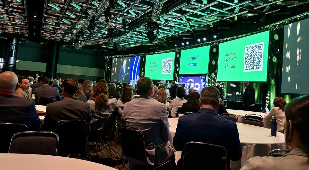 Très heureuse d’être présente aux assises annuelles de l’UMQ et de parler de transition énergétique!  <a href="/UMQuebec/">Union des municipalités du Québec (UMQ)</a>