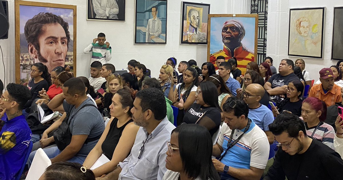 FONPYME_VE's tweet photo. 1/4 @FONPYME_VE y la Subsecretaria para la Juventud del Gobierno del Distrito Capital impulsan el Motor Emprendedor en Caracas, para fortalecer las fuerzas productivas y avanzar hacia la recuperación económica que contribuya al Estado de Bienestar Social. https://t.co/XuirqNNGNP