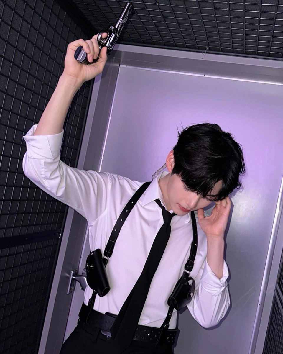 하 추구미의날이라고 신나서 사진잔뜩남긴거 존웃