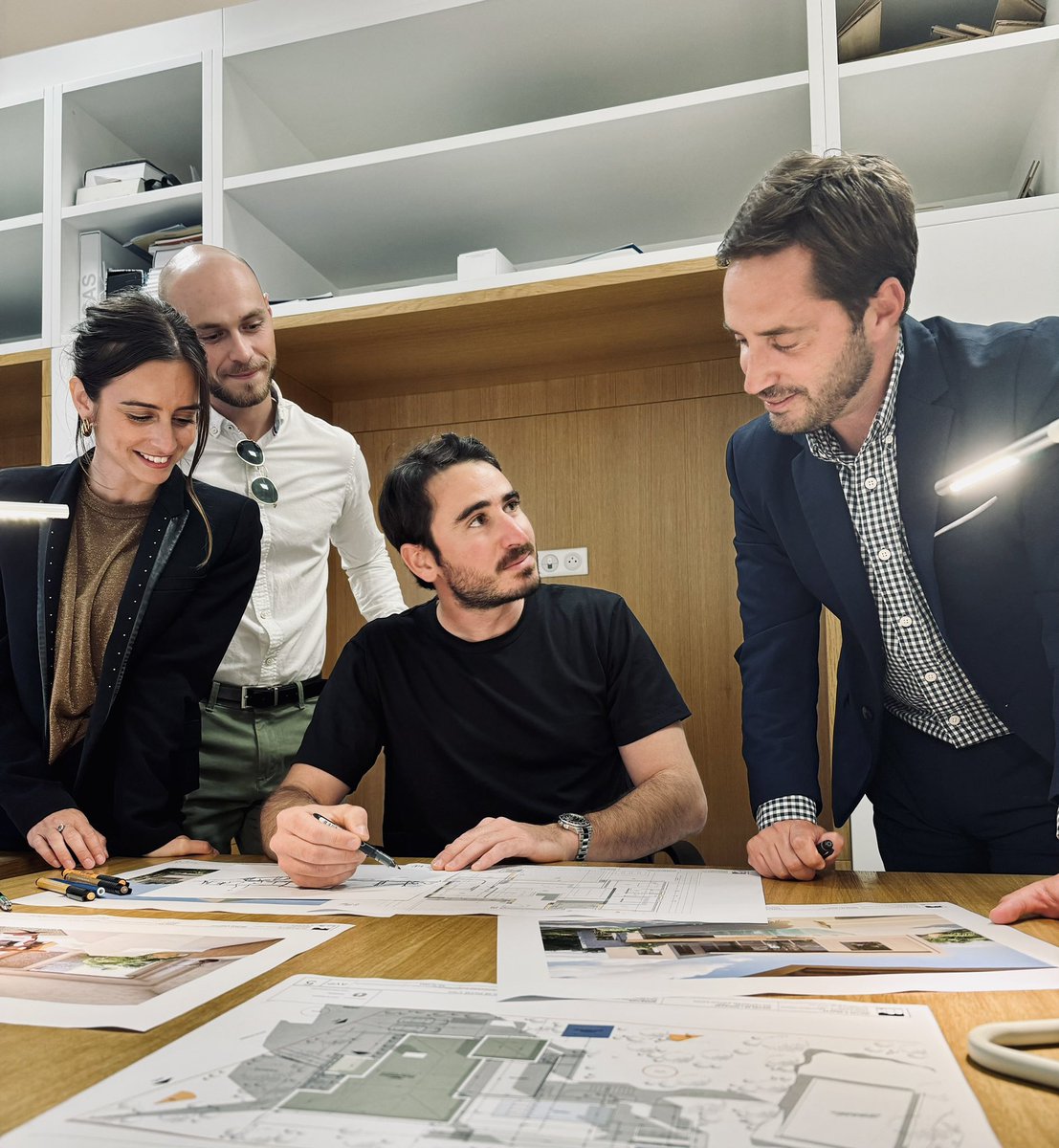 TorreYannick's tweet photo. Nous sommes heureux de nouer notre partenariat avec le cabinet d’architecte de Benjamin XUEREB 🏛️.
Avec une approche centrée sur la durabilité et l’innovation, Benjamin repousse les limites de l’architecture moderne👏📐 https://t.co/E6GqokO1KC