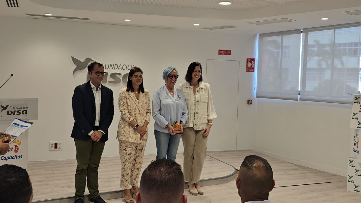 Este jueves nuestra presidenta Ana Magaly Rguez asistía al acto de entrega de reconocimientos del proyecto Capacitas para deportistas con discapacidad y asociaciones y clubes que apuestan por una práctica inclusiva Nuestra entidad fue una de las 12 reconocidas por @FundacionDISA