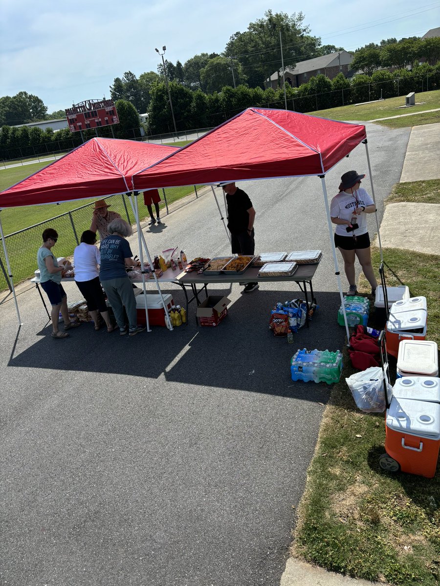 Last day of spring consisted of: 
-Summer Accountability Draft
-Devotion
-Team Lunch
Up Next:
Summer Workout Season
#let’swork