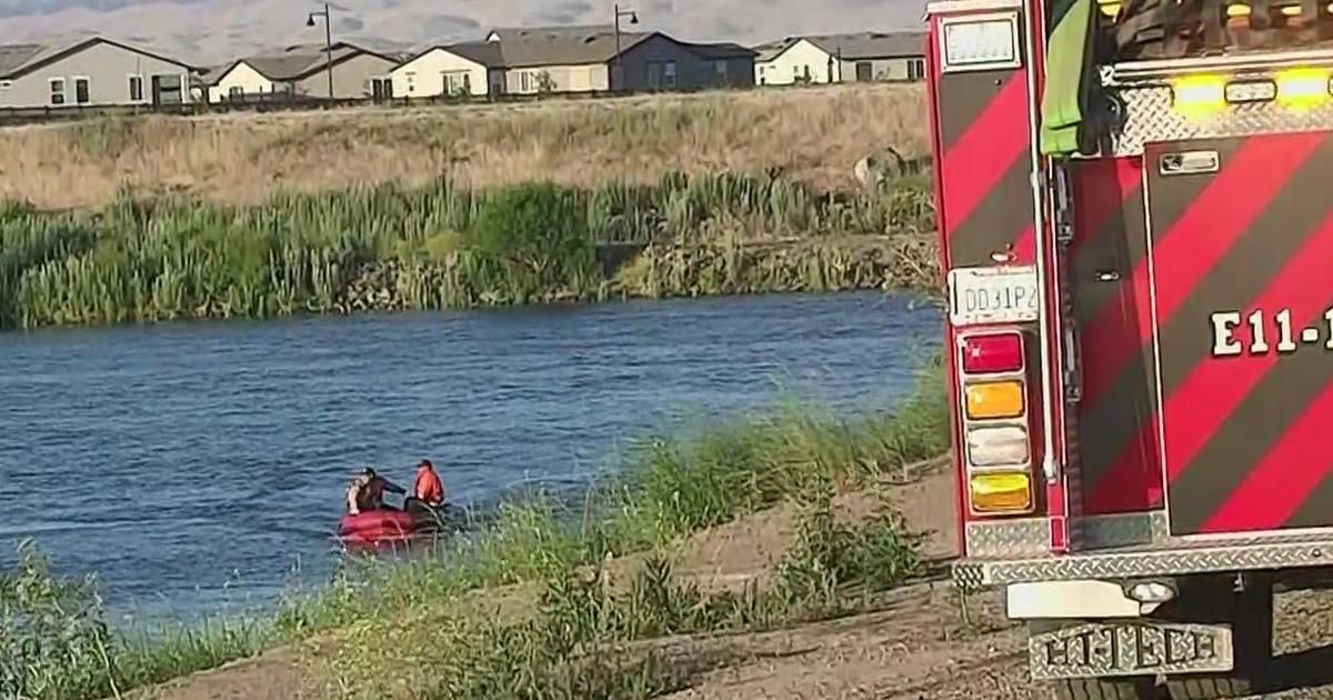 Search underway for person missing after boat capsizes on San Joaquin River cbsnews.com/sacramento/new…