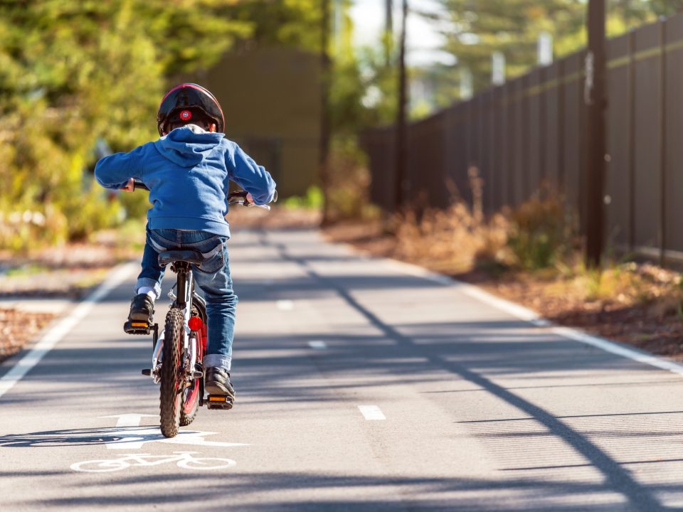 ETSC_EU's tweet photo. Opinion: Five years on from the last European elections, is the EU making our roads safer ?

"100,000 people died on EU roads over the last five years, and 100,000 more will die over the next five if nothing changes.

"There is not a family in Europe that hasn’t been affected in some way by road trauma. So pay attention to what politicians say about these issues. Ask them whether they support proven measures to reduce the violence on our roads. But above all, get out and vote."

#useyourvote

https://t.co/IbYZBCDTcZ