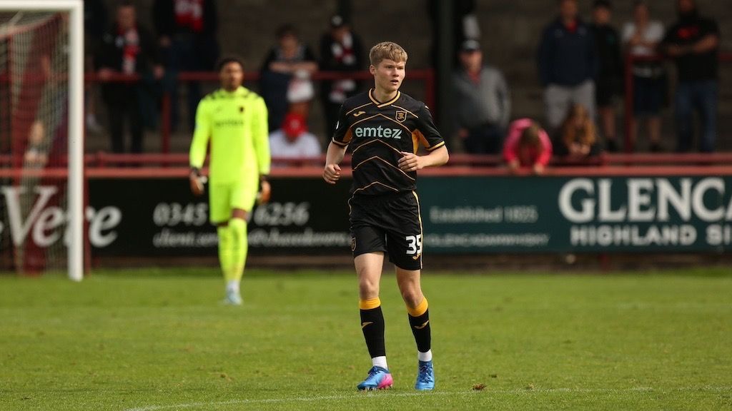 🦁 𝐋𝐞𝐝𝐢𝐧𝐠𝐡𝐚𝐦 𝐃𝐞𝐩𝐚𝐫𝐭𝐬 We can confirm that defender Calan Ledingham will leave the club. We wish Calan all the very best for the future. 🖥️buff.ly/3Vd7xhV