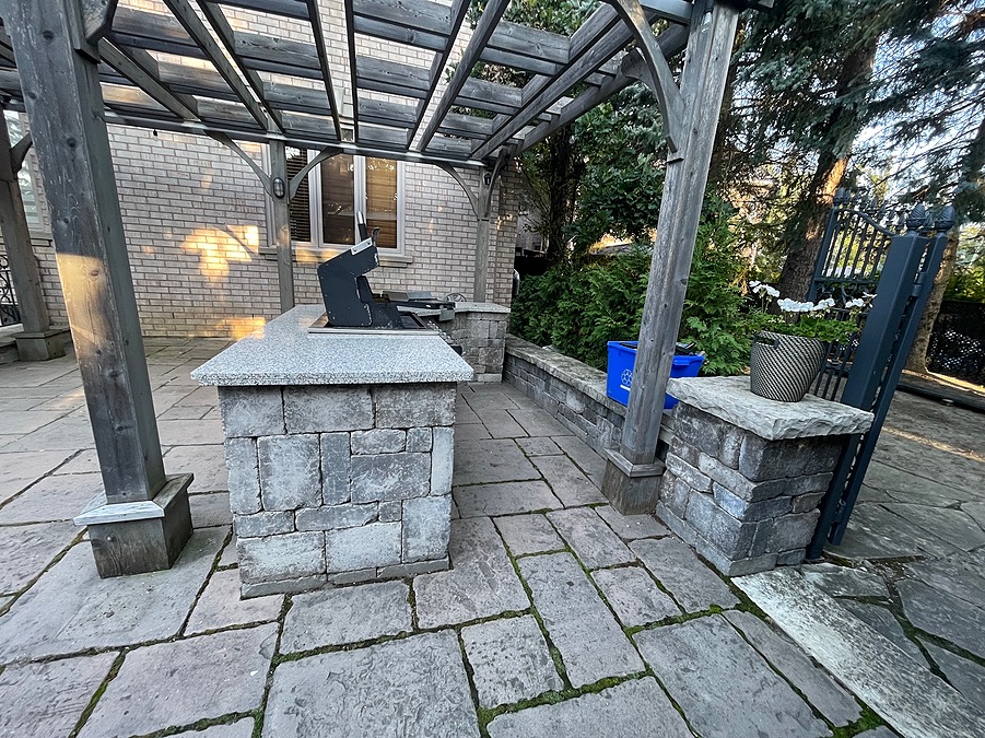 TrimatrixConst's tweet photo. Transforming a backyard with a stunning new outdoor kitchen island! 🌳🍳 Imagine the possibilities with Trimatrix Construction. Contact us today for all your outdoor renovation needs.

☑️ https://t.co/h4hav6ZaeT https://t.co/MaheKvjW8l
