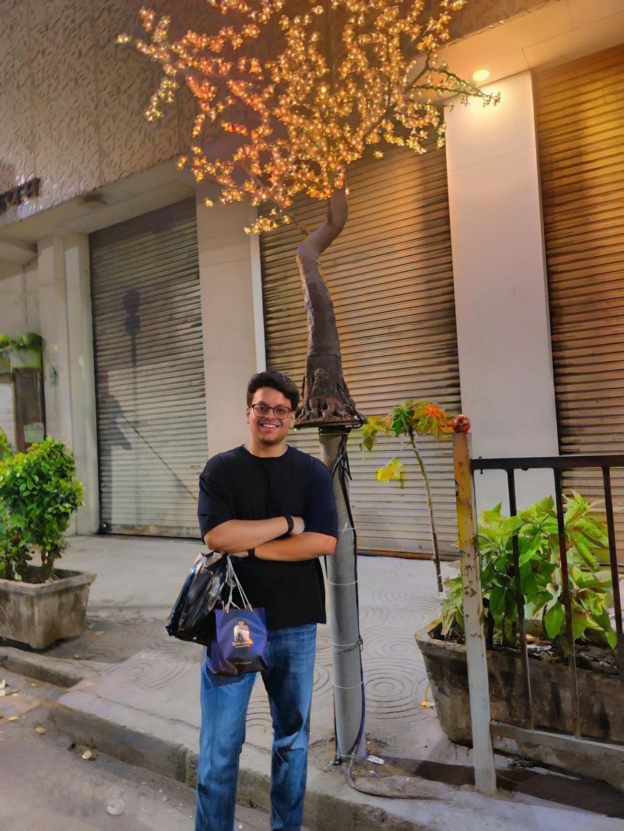 This is the only reason why your comments suck.

(even if you comment 20 times a day)                                                    

You comment just for the sake of commenting.

• To get visibility
• To get a follow-back from the creator
• To steal the audience from the