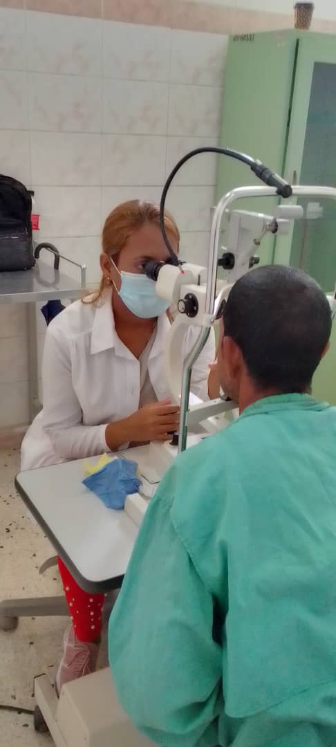 🌟Cada colaborador desde su puesto de trabajo da lo mejor de sí para salvaguardar la salud del pueblo venezolano. 
#CubaPorLaVida 
#CubaCoopera