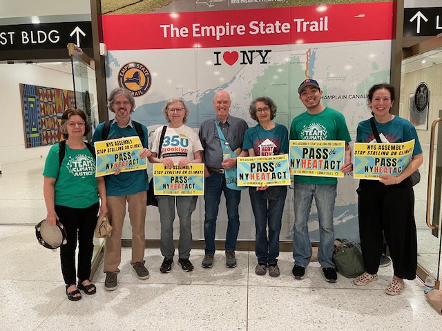 350Brooklyn Members Molly, Ian, Sara, Mike, Mimi, Nick, and Christine in Albany fighting to pass the #NYHEATAct. Thank you @Bobby4Brooklyn, @NYAMCunningham, @EmilyAssembly, and @MoniqueForNY for speaking up for our future!