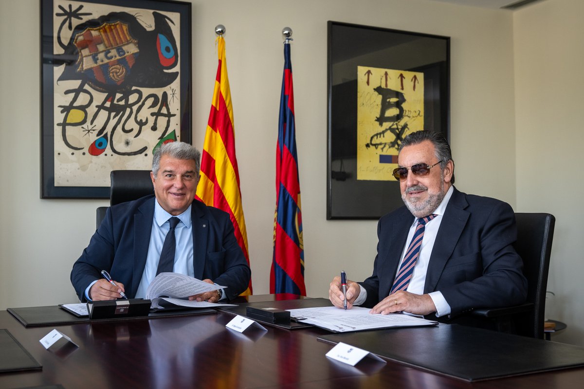 ONCECatalunya's tweet photo. ✍️ El president del @FCBarcelona, @JoanLaportaFCB, i el president del @GrupoSocialONCE, Miguel Carballeda, han signat aquest matí un conveni que uneix les dues entitats durant quatre anys, amb l'objectiu de promoure l’accessibilitat al futur Spotify Camp Nou. https://t.co/d3qHfTHgNV