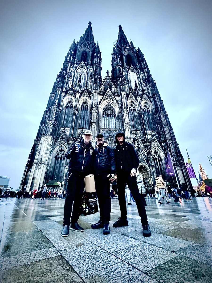 Check out the latest from punk supergroup <a href="/ultrabombmusic/">UltraBomb</a>!
ifitstooloud.com/2024/05/ultrab… <a href="/DCJamRecords/">DC-Jam Records</a>