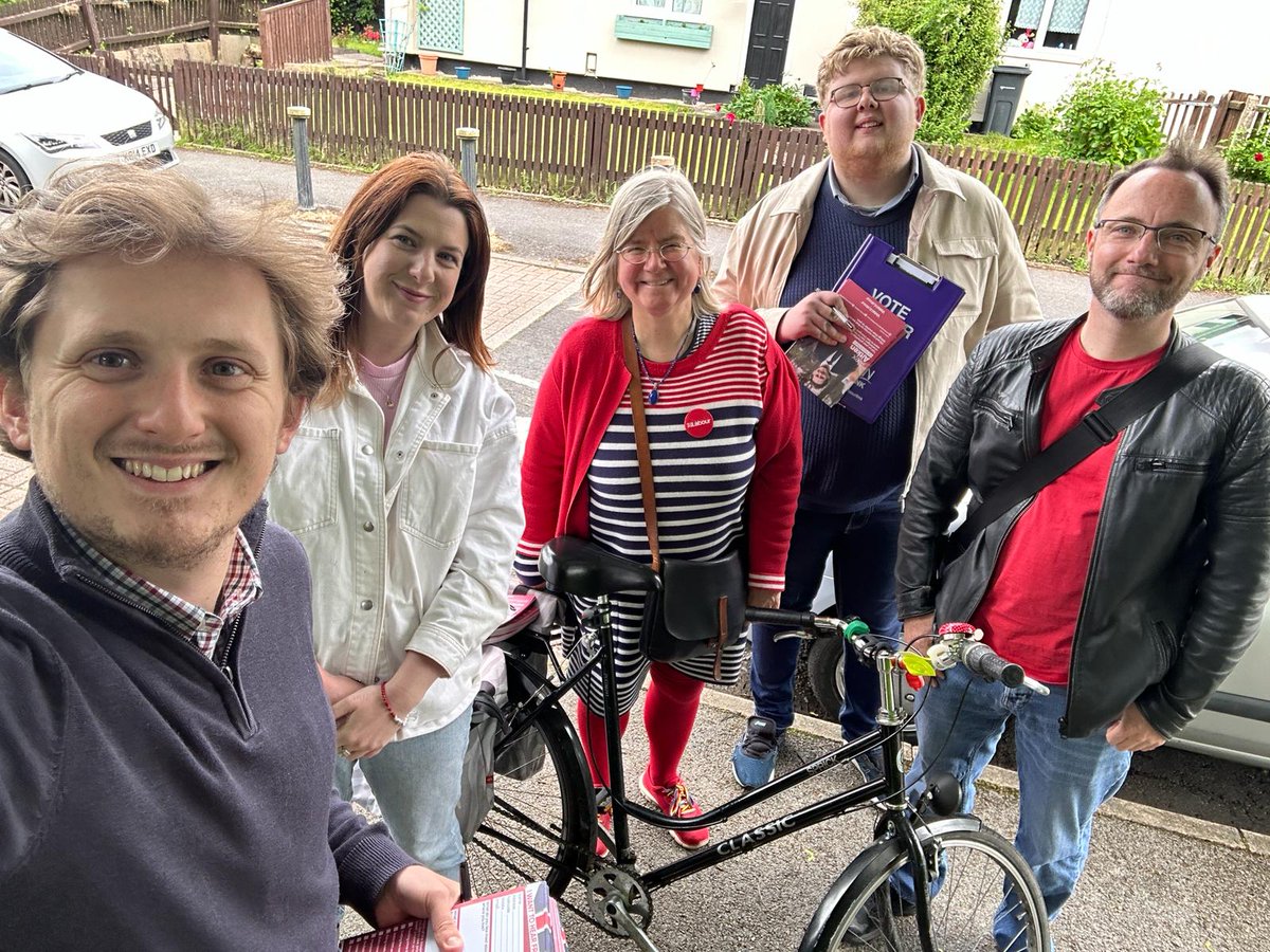 My first #Labourdoorstep of #GE24 for @alex4northfield #VoteLabour #TurnNorthfieldRed #Northfield 🌹