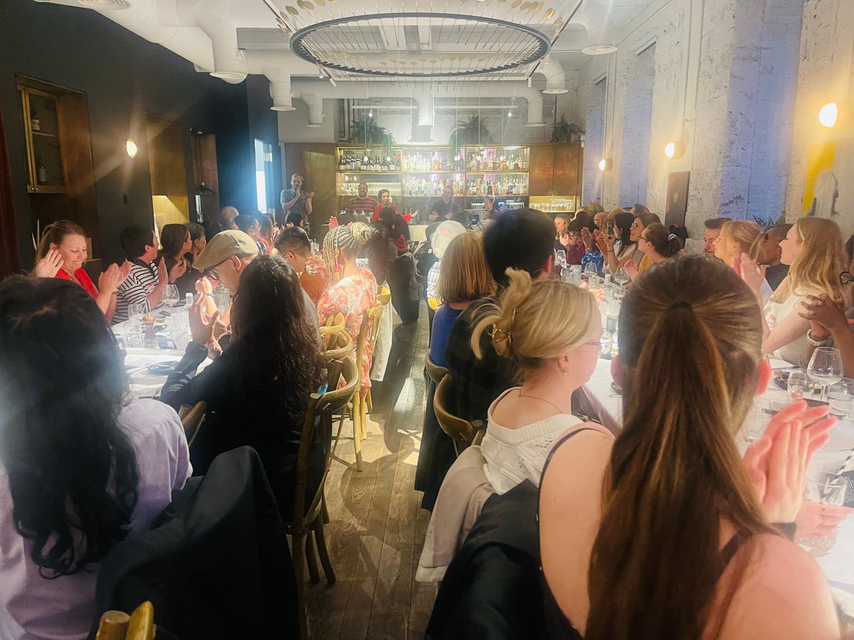 Connecting with others is known to improve mental health and there is no better way to do so than over a nourishing meal. Last week we attended our wonderful charity partner @londonkindred Dinner, where attendees enjoyed a warming Irish meal in a fun and vibrant environment.