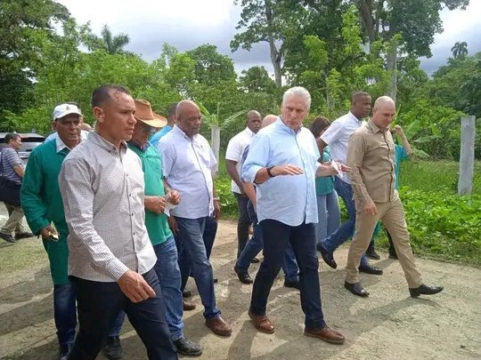 En el recorrido de Miguel Díaz-Canel Bermúdez Primer Secretario del Comité Central del #PCC y Presidente de la República de #Cuba, se prevé llegar a entidades económicas y sociales, y diálogo abierto con el pueblo. #DiazCanelEnGuantánamo #GenteQueSuma #JuntosPodemosMás