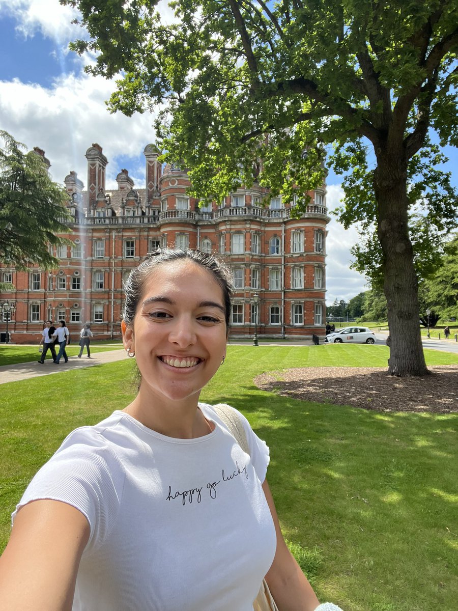 So lovely to be back at @RoyalHolloway today speaking to current MA English students about how my life & career has looked since graduating 3 years ago 🥹📚