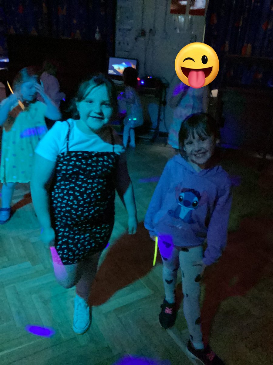 Knypersley First School tweet media