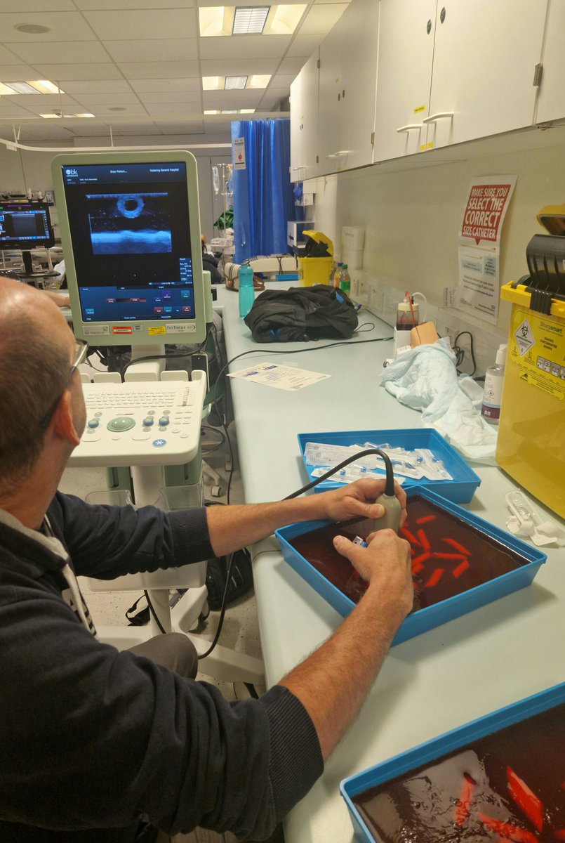 CCOT_KGH's tweet photo. An interesting afternoon for some of the team who are undertaking ultrasound guided cannulation training #extendedskills https://t.co/pp6mlYbHdo