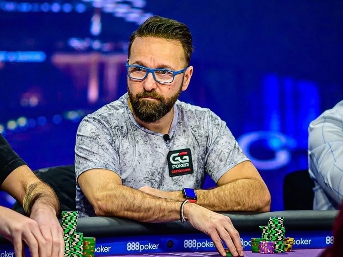 This is the Daniel Negreanu. 6x poker world champion and 7th richest poker player in the world. He said: 'If you focus on the result, you're focusing in the wrong place.' Here's my favorite 7 poker concepts that made me a better trader: