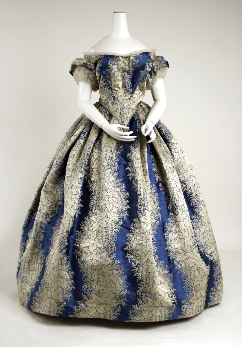 wikivictorian's tweet photo. Evening dress, 1855–58. The MET. https://t.co/MlmXxLj0Z9