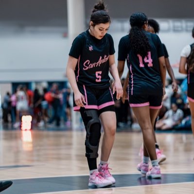 God’s perfect timing 🙏🏻
so grateful to be back on the court 
📸 <a href="/WilliamsFiles/">Will</a>