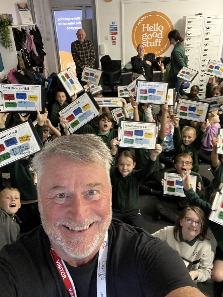 childrensuni's tweet photo. Its no joke - Dinsdales Joke &amp; Trick Shop has been in Hull for 94 years! The YR4 children from @WansbeckPrimary got to meet Graham the owner today on our Ambassadors of Hull tour. Dinsdales sell “laughter” - Keep Smiling 😊 
#AmbassadorsofHull
#Learningcomestolife
#Inspire https://t.co/mByDwyOQzX