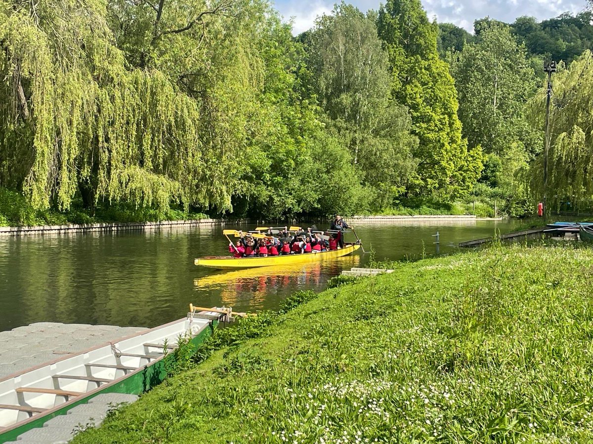 NewsfromSHS's tweet photo. Year 6 have had a wonderful afternoon on the water. https://t.co/NQrrOn8zS4