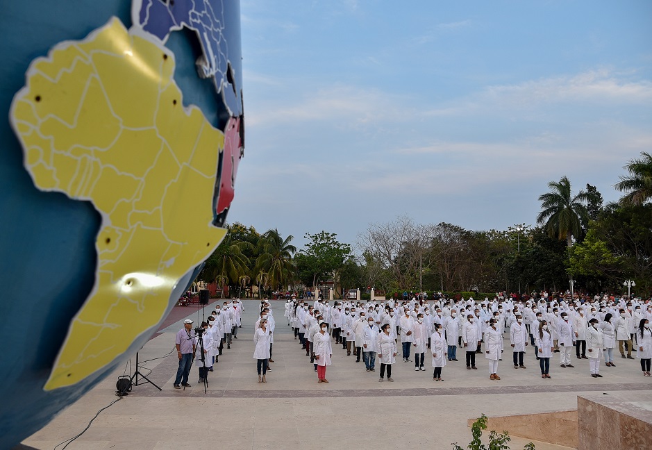 🌟 A pesar del bloqueo, Cuba da un ejemplo de solidaridad con el mundo. 
#40AniversarioUCCM 
#CubaPorLaVida 
#CubaCoopera