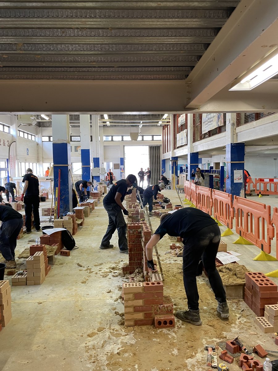 BricksUK's tweet photo. Great to see the SkillBuild Competition in Lewisham today. These bricklayers are really, good! Many thanks to Wienerberger UK for supplying the 60,000 bricks used across the nation in this competition. A truly massive gesture of support. #bricksuk #citb #apprentices #bricklaying https://t.co/p1kENWPgA4