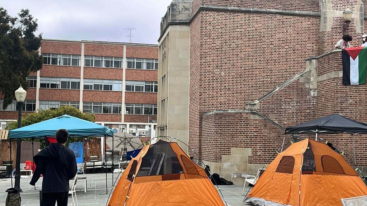 BREAKING: UCLA STUDENTS HAVE ESTABLISHED A NEW ENCAMPMENT! A few weeks after being attacked by a Zionist mob and raided by the police the next night, UCLA STUDENTS ARENT BACKING DOWN!!! WE NEED NUMBERS ASAP! LA SHOW UP! Come support at MOORE HALL/KERCHOFF PATIO NOW! 🇵🇸🇵🇸🇵🇸