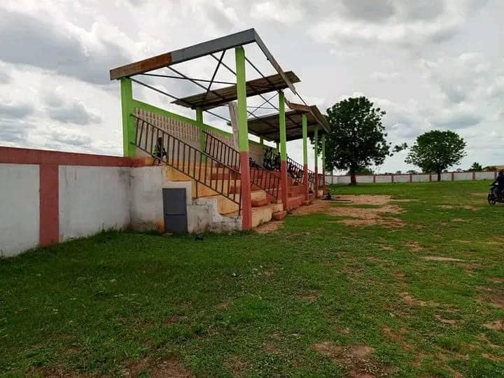 Ivoirowsky's tweet photo. Le stade de #Vavoua chez Kalou Bonaventure.
#Civ225 https://t.co/RiUd74UXWX