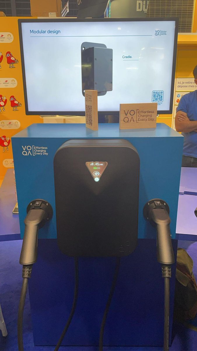 Marc_FTravail's tweet photo. Vu à #VivaTech 👀 : une borne de recharge pour les voitures électriques qui intègre même un moyen de paiement sans contact, et bientôt utilisable chez vous 🏡
🚗 Une nouvelle #innovation pour faciliter la #mobilité professionnelle, bravo #VOQA (en partenariat avec @LaBanquePostale) !
@VivaTech #AvecFranceTravail