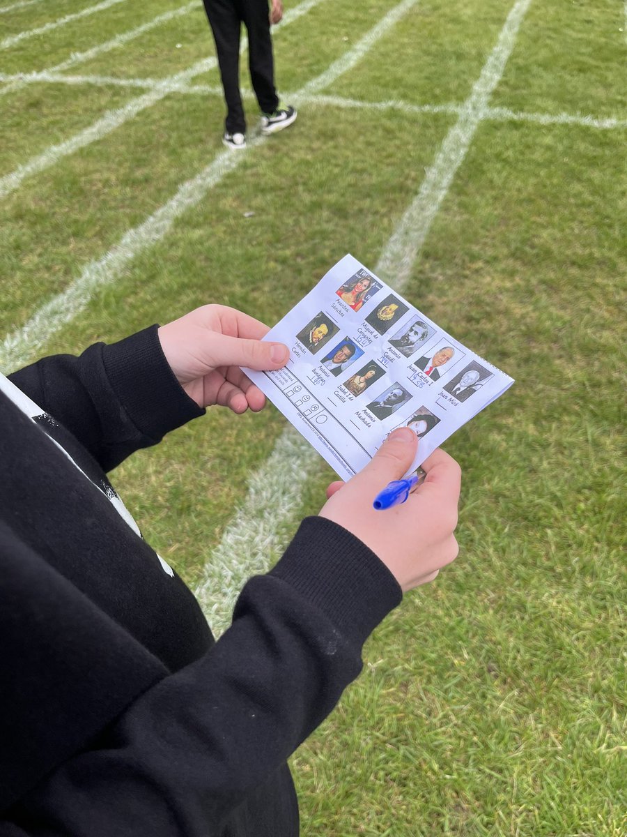 whcps's tweet photo. ยกOutdoor learning en espaรฑol! #whcyear5 enjoyed an information gap activity, working in pairs to find out the year of birth of important Hispanic people. #whcFORESTSCHOOL #OutdoorClassroomDay #WHCSpanish #WHCLanguages https://t.co/G8BP2ifUU5
