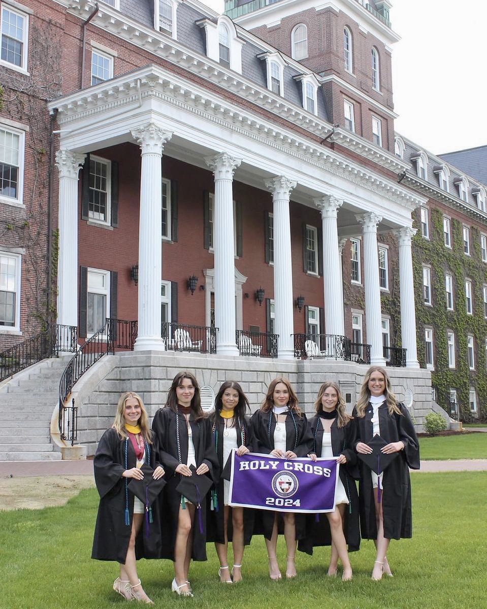 Reminder ‼️ head over to Fenwick today between 10-1 for (free) professional grad photos 🎓💜 hope to see you there! #HolyCross2024