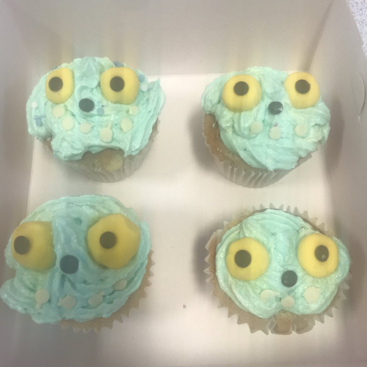 AwTechteach's tweet image. Today in goose week bake off… they made bread, sausage rolls, cinnamon swirl pancakes (dropped scones) milk shakes and showstopper cupcakes! #portlethenacademy #teachertwitter #bakeoff