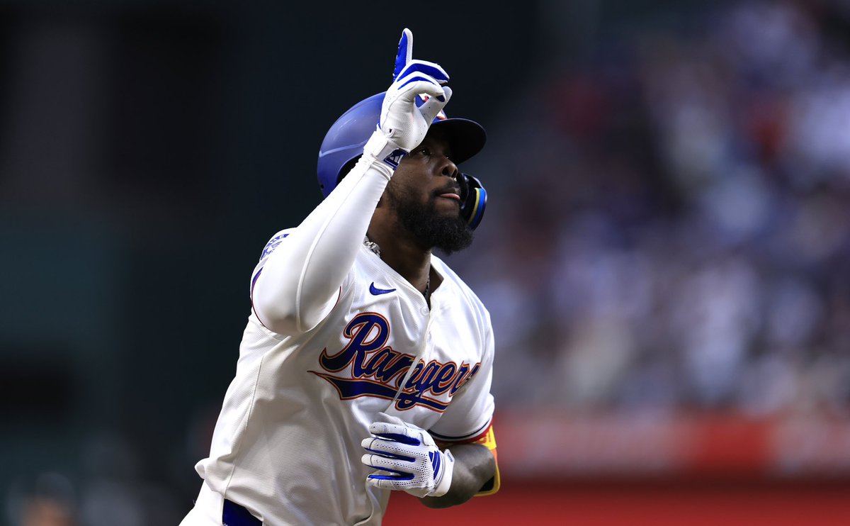 Solo hay 5 latinos en lo que va de 2024 con 10+ HR y 35+ CI: 🇩🇴Marcell Ozuna: 15 HR - 46 CI 🇩🇴José Ramírez: 12 HR - 45 CI 🇩🇴Juan Soto: 13 HR - 40 CI 🇩🇴Teoscar Hernández: 11 HR - 37 CI 🇨🇺Adolis García: 11 HR - 35 CI