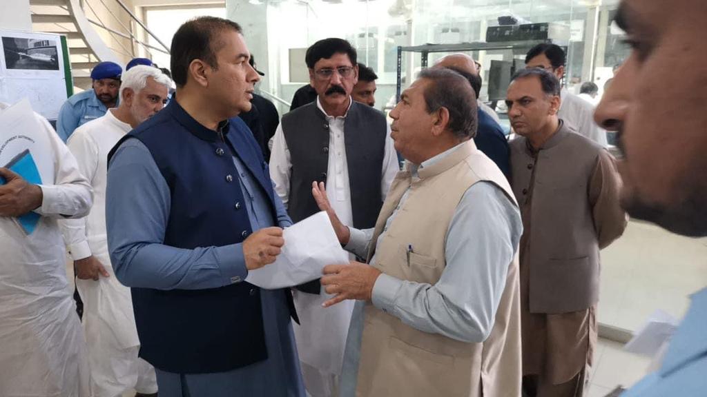 No_Silance's tweet photo. Chairman CDA &amp; Cheif Commissioner Islamabad @RandhawaAli is doing open katcheri's on daily basis. Very well done sir. https://t.co/p3qp5hSJp3