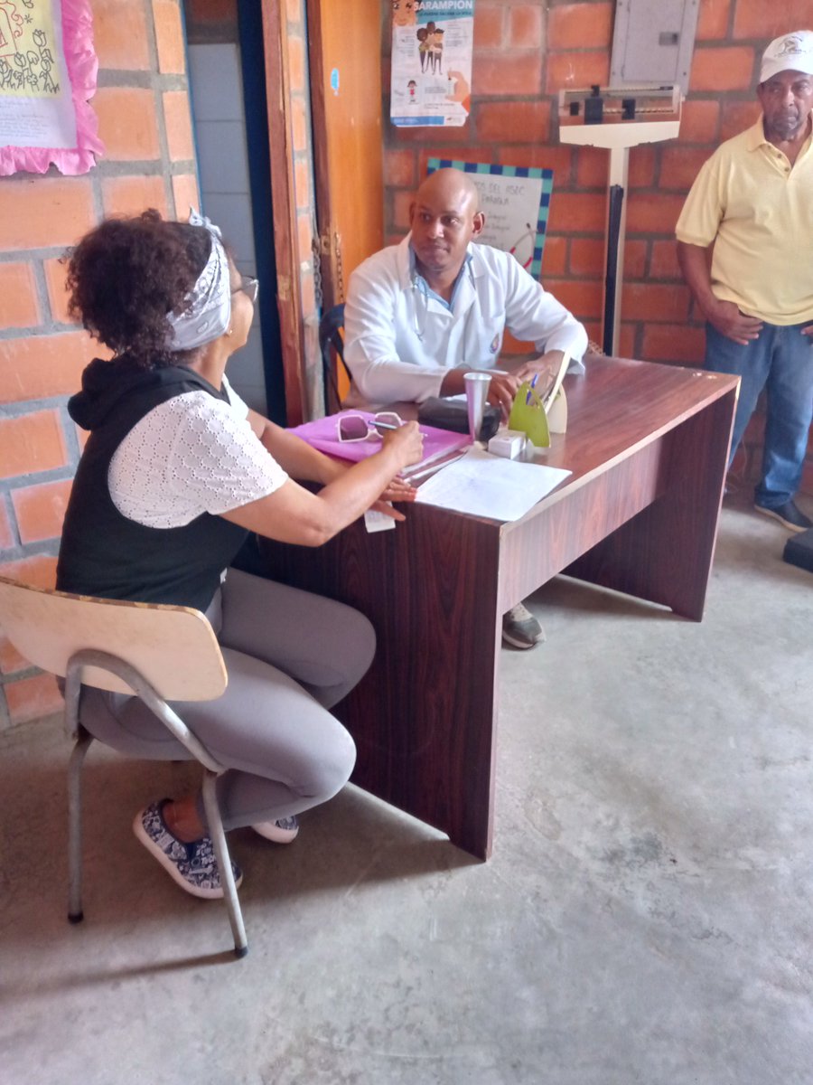 La Colaboración Cubana en Venezuela defiende el legado de los héroes de la patria. Solidarios y humanistas por principios. #40AniversarioUCCM   #CubaPorLaVida #CubaCoopera <a href="/cubacooperaven/">Brigada Médica Cubana en Venezuela</a> <a href="/MINSAPCuba/">Ministerio de Salud Pública de Cuba</a> <a href="/japortalmiranda/">José Angel Portal Miranda</a> <a href="/DrJoseRicardo2/">Dr Jose Ricardo</a> <a href="/DrYusleivy/">Dr. Yusleivy Martínez</a> <a href="/Cubacooperabol2/">Brigada Médica 🇨🇺 Bolívar🇻🇪</a>