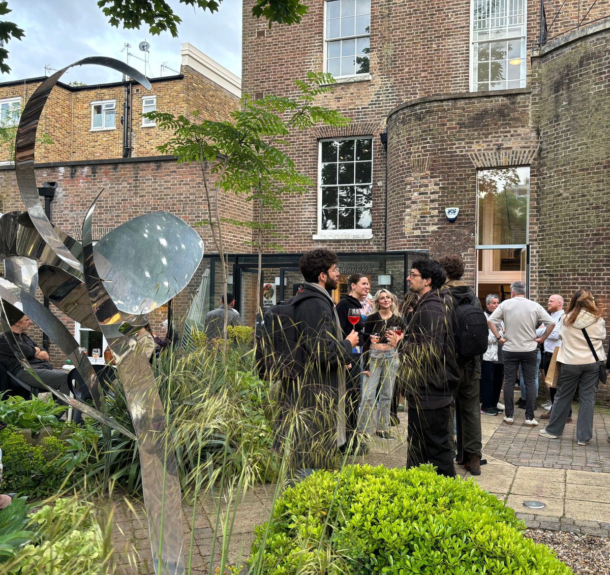Estorick's tweet photo. Join us for our late-night Thursdays! Explore our art collection and Sergio Strizzi's exhibition until 8pm. Indulge in Italian cuisine at our cafe or enjoy aperitivo with friends under the evening sun. Perfect spot guaranteed! ☀️ #EstorickCollection #CaffeEstorick #ModernItalian https://t.co/cHLxlBHrdY