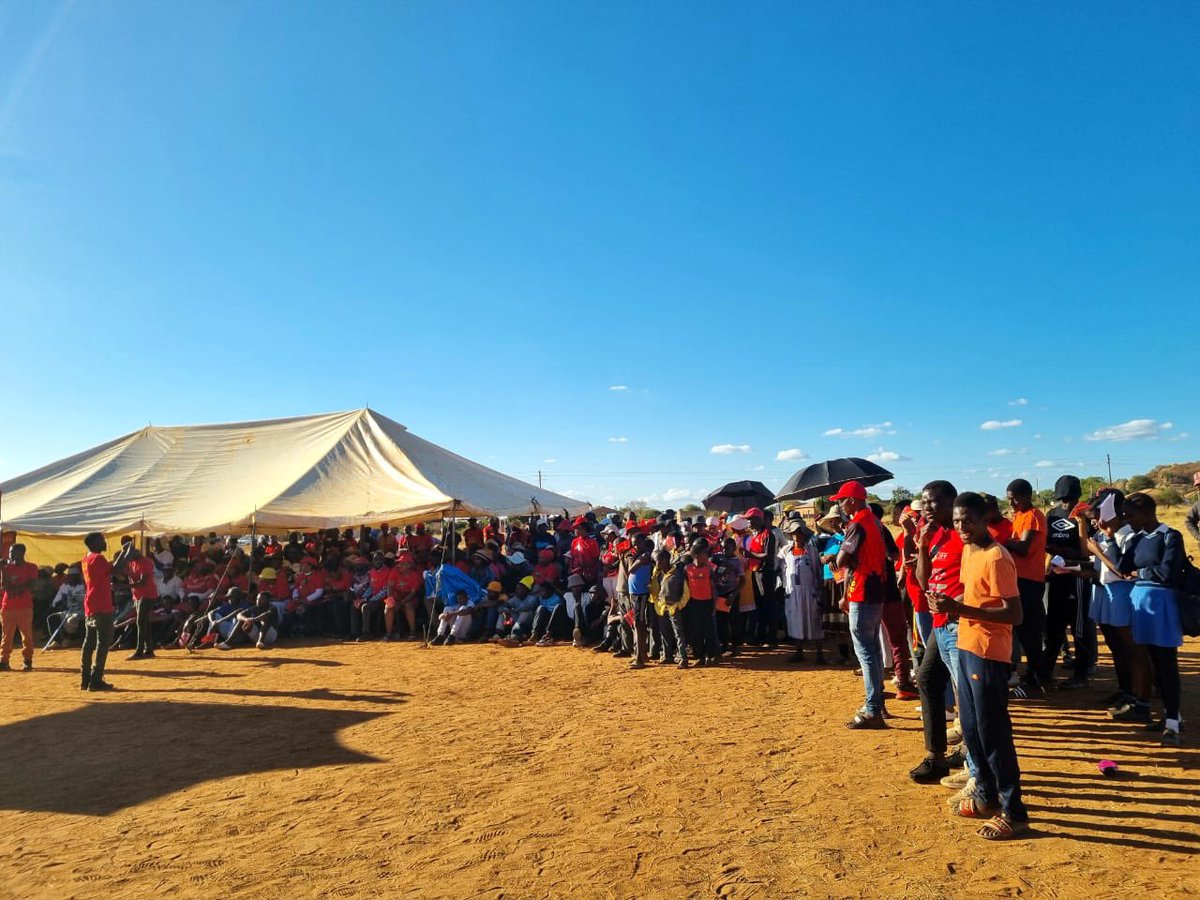 National Chairperson @veronica_mente addressing a community meeting in Molemole. #EFFCommunityMeetings #VoteEFF